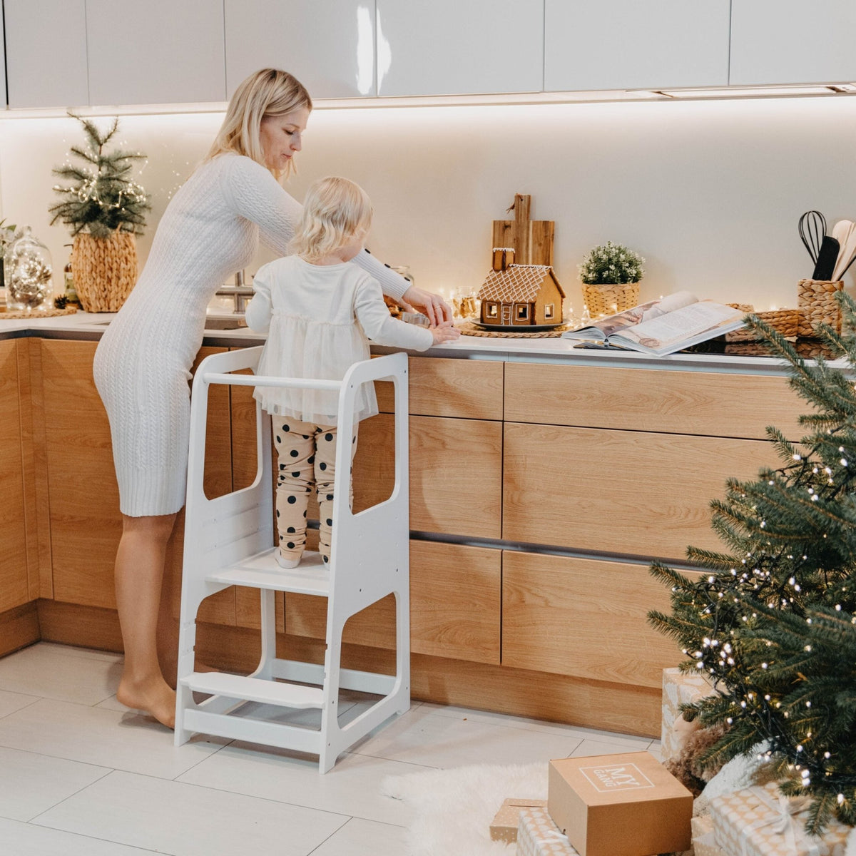Montessori Helper Tower Step Stool - TRIKIDO